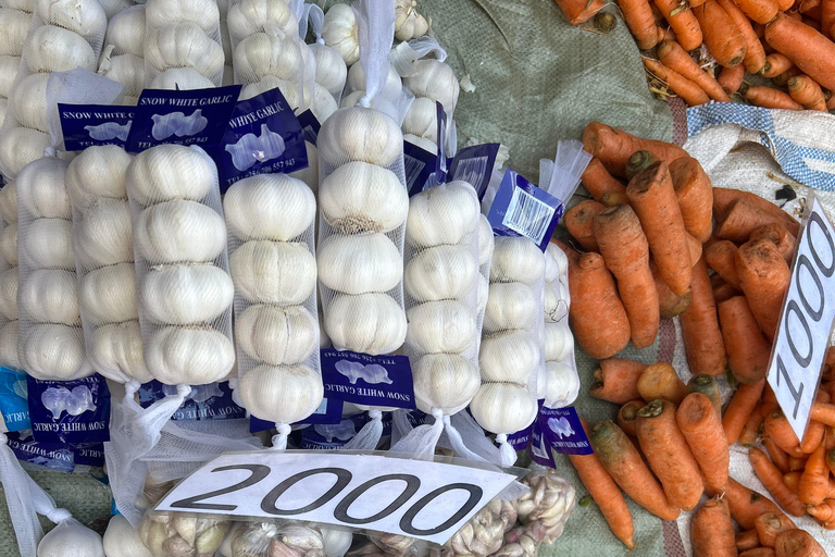 Kampala Suburbs: Exclusive All Markets Tour with Local Guide