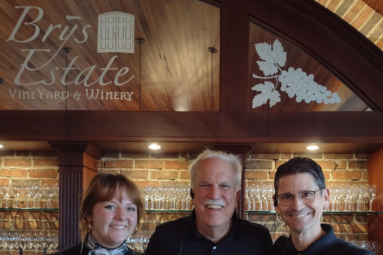 جولة النبيذ في مدينة ترافيرس سيتي القديمة بدون حافلات لكبار الشخصيات من جي إم سي سي يوكون