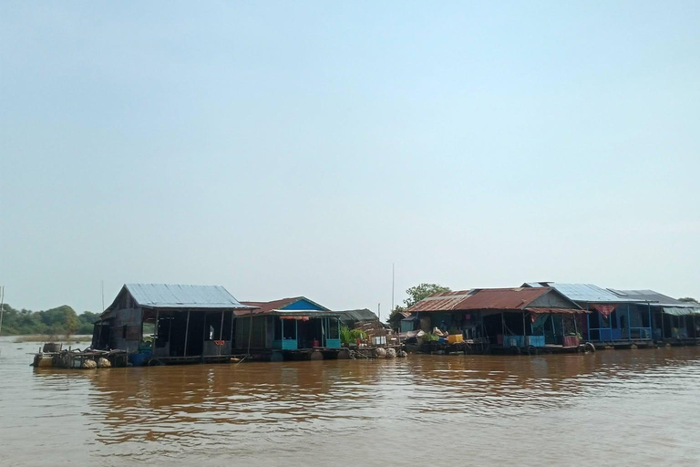 Siem Reap: Angkor Silk Farm & Mechrey Floating Village Tour