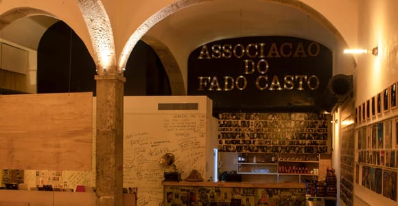 Lisbon: Tapas & Drinks with Fado Live Performance