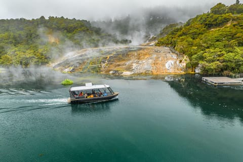 Taupo: Orakei Korako Geothermal Park and Cave Entry Ticket - Image 2