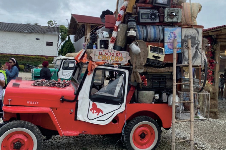 Medellín: Guatapé and Medellín City Door-to-Door Transfer Door-to-door transfer from Medellín to Guatapé.