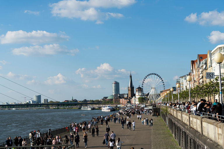 Dusseldorf Family Friendly Highlights & Aquazoo Walking Tour 2-hour: Old Town Highlights Tour