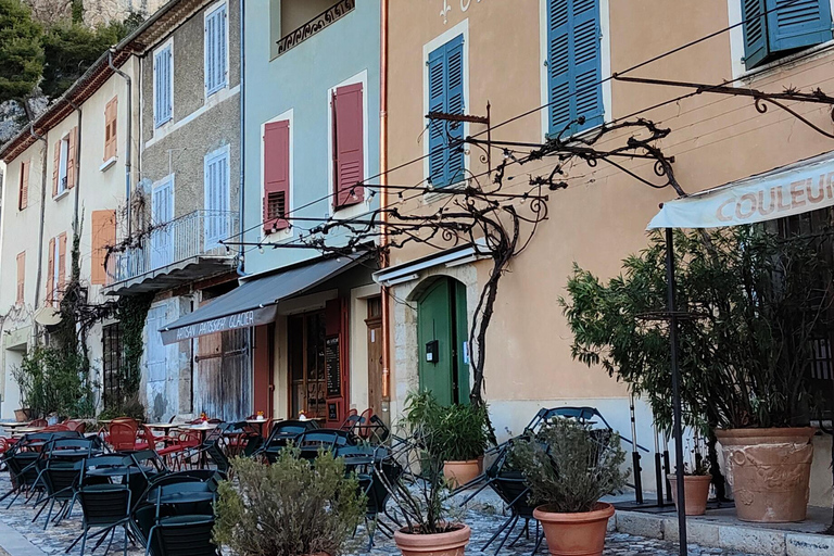 Visit the lavender fields, the Verdon Gorge, and Moustiers from Aix Visit the lavender fields, the Verdon Gorge and Moustiers from Aix