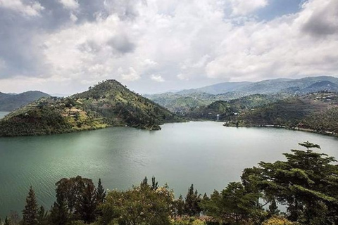 Twin Lakes Boat Tour, 3 Islands, Banana Beer & Local Lunch