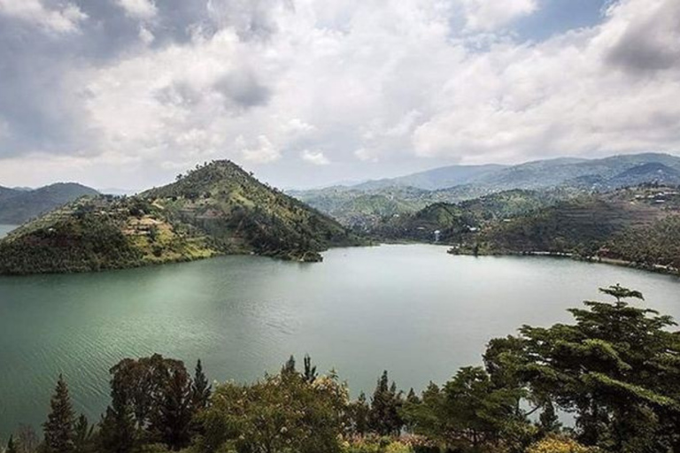 Twin Lakes Boat Tour, 3 Islands, Banana Beer & Local Lunch