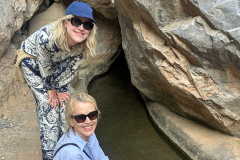 Muscat: Nizwa Fort and Old Al Hamra Village Full-Day Tour