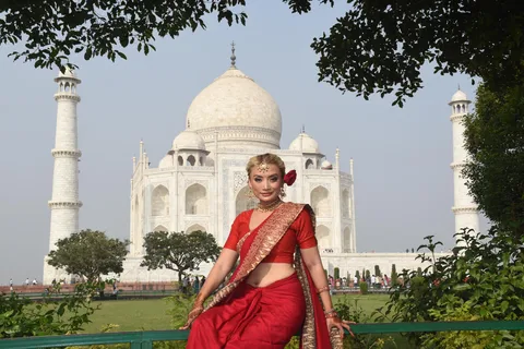 Delhi: scalo da aeroporto a aeroporto Tour della città di Taj Mahal in auto