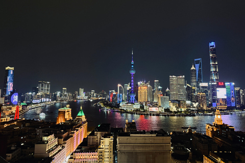 Shanghai Sunset Walk: Historic Bund to Cyberpunk Skyline Private VIP Tour (English & French)