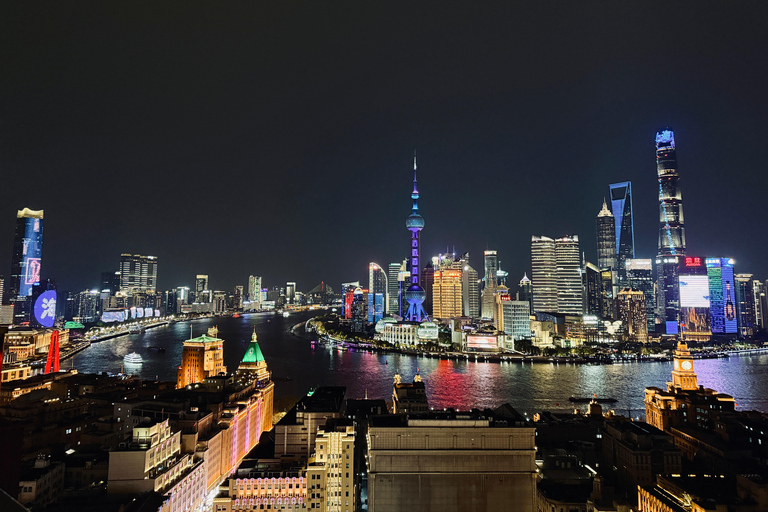 Shanghai Sunset Walk: Historic Bund to Cyberpunk Skyline Private VIP Tour (English & French)