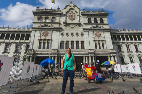 Tour of La Aurora Zoo, Historic Center, and Ciudad Cayalá in Guatemala