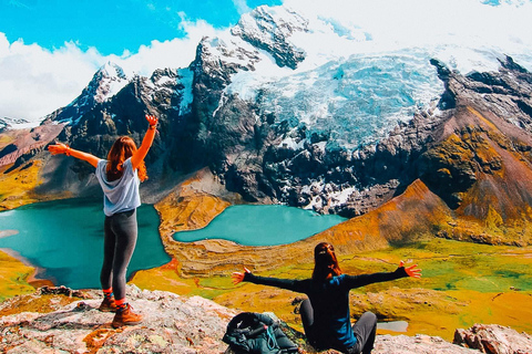 Ausangate Trek and Mountain of Colors for 2 Days + Lunch.