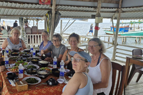 Phu Quoc: Kayak Cua Can River & Starfish Beach Tour