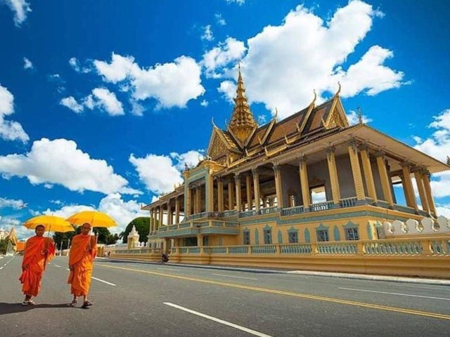 Visit Phnom Penh City tour & Koh Dach Silk Island Private Day Tour in Phnom Penh