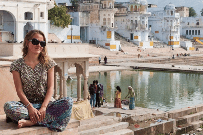 Von Jaipur aus: Private 4-Tage Udaipur Tour mit PushkarTour mit Privatwagen und Fahrer mit Guide