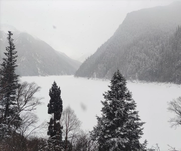 Jiuzhaigou: Excursión de 3 días con traslados en tren bala
