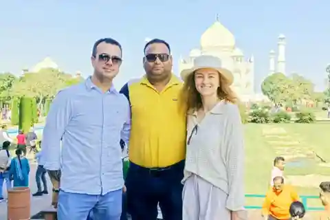 Agra: Tour guidato del Taj Mahal con biglietti di ingresso prioritario