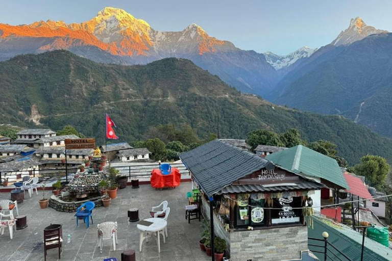 Katmandu: 6 dagars vandring i Ghorepani, Poonhill och GhandrukPrivat Trek Tour med måltider inkluderade.