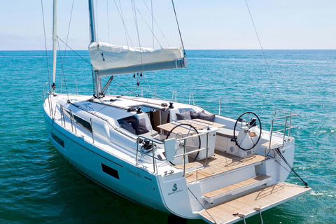 Lagos: Beneteau Oceanis 40.1 Private Sailing Experience