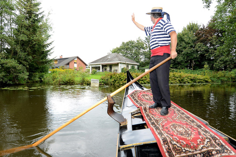 Stade - Exclusive 1.5-hour ride on an original Venetian gondola