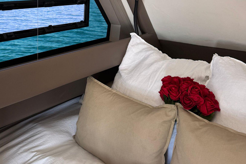 Valencia: giro in barca di lusso con capitano, bevande e bagno privato