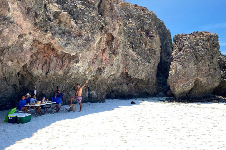 La Paz: Sea Lions & Mega-Paddleboard Tour in Balandra