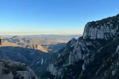 Montserrat Afternoon tour with boys choir and cable car