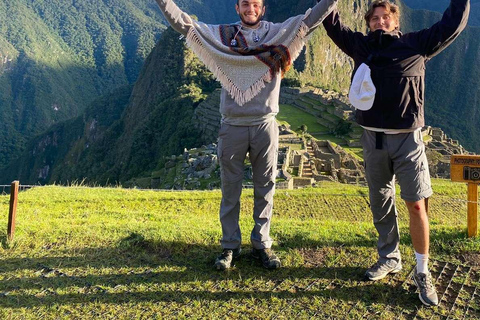 From Lima: Fantastic Peru with Machu Picchu 5 Days-4 Nights