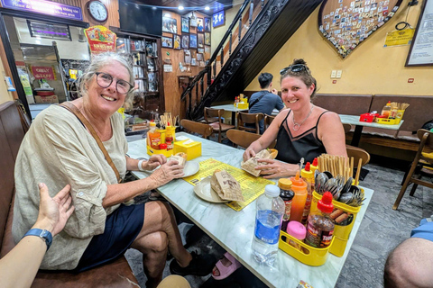 Hoi An: Guided Evening Food Tour w/ Lantern and River Boat