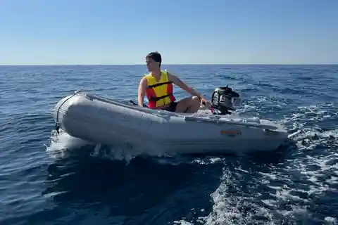 Avontuur op zee PUERTO DEL CARMEN: huur je zodiac zonder vaarbewijs!