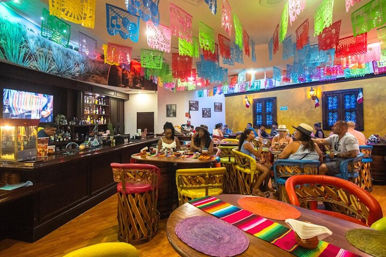 Visita guiada a Cancún: yacimiento arqueológico de El Meco, Cartas y compras