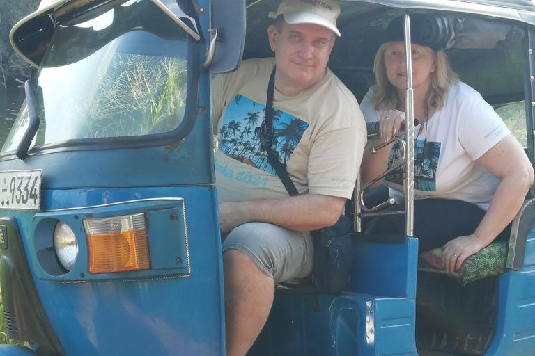 Habarana: Hiriwadunna Village Tour with Lunch