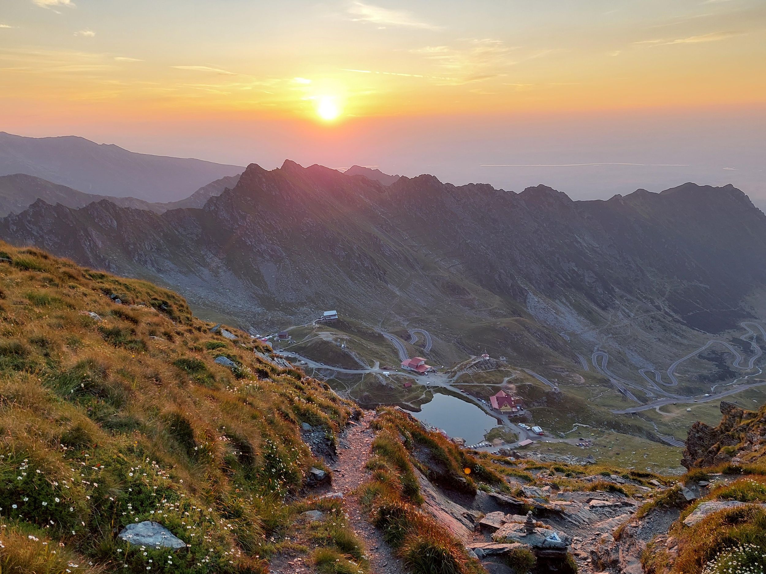 Sonnenuntergangswanderung auf der Transfăgărășan: Buteanu & Capra-Gletschersee