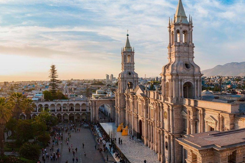 Walking tour of the historic center of Arequipa