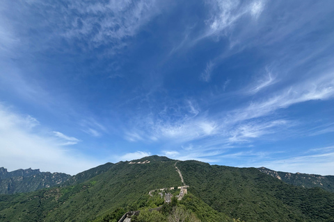 Beijing: Tiananmen Square & Great Wall Private Tour Russian-speaking tour guide