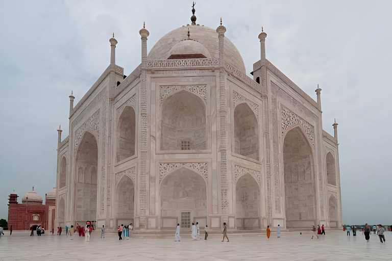 From Delhi: Private 6-Day Tour Agra, Jaipur, Udaipur & Delhi Private AC Car, Guide, 1 Flight (Udaipur drop-off, No Hotel)