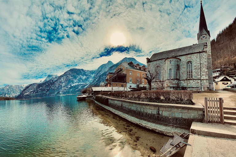 Private day trip from Salzburg to St. Gilgen &amp; Hallstatt