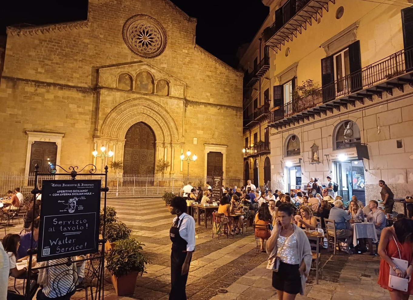 Palermo: Byrundvisning med markeder og monumenter i centrum