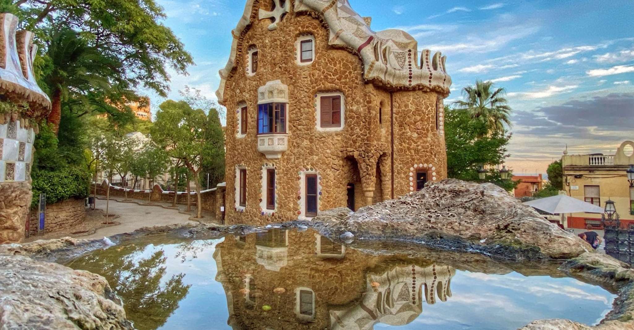 Barcelona: Park Güell Guided Tour with Entry
