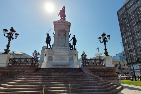 Valparaíso: Private tour with an expert local guide and security Valparaíso: Private Guided Tour with Expert Local Guide