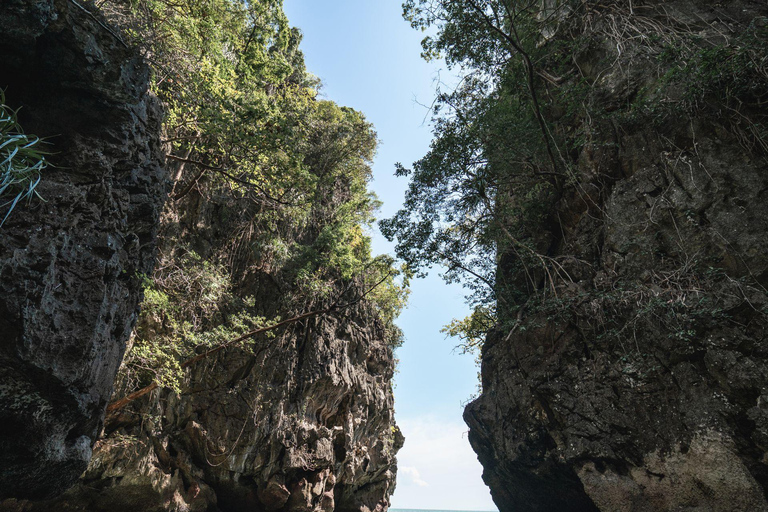 Phuket: James Bond Island Speedboat Tour with Canoeing