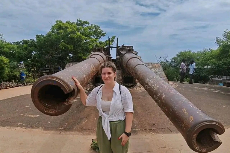 Saly: Dakar City and Goree Island Tour with Pickup