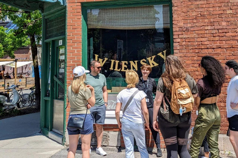 Montreal: Plateau Mont-Royal & Mile End Walking Tour Montreal: Plateau Mont-Royal Small-Group Walking Tour