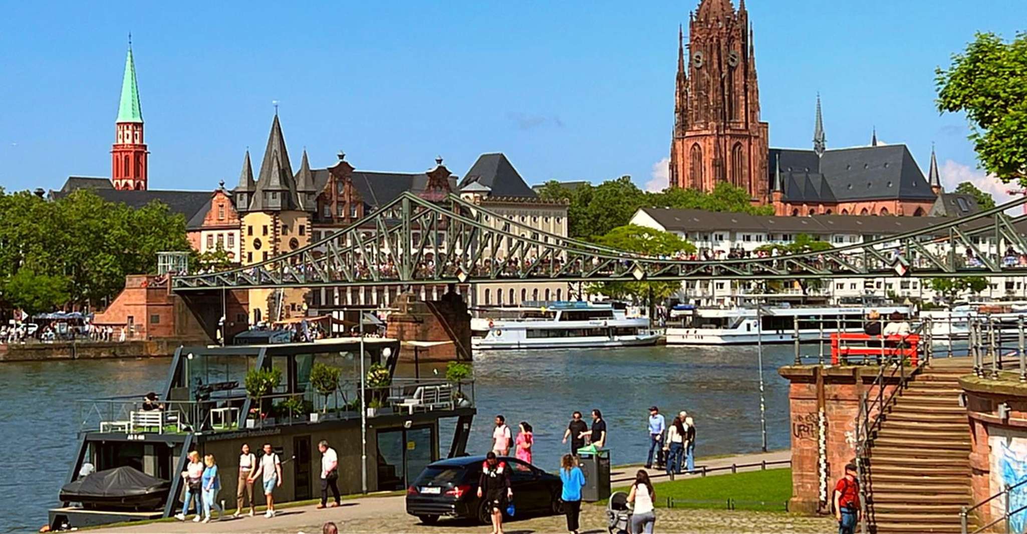 Frankfurt: Discover the Heart of Frankfurt – A City Walking Tour in German