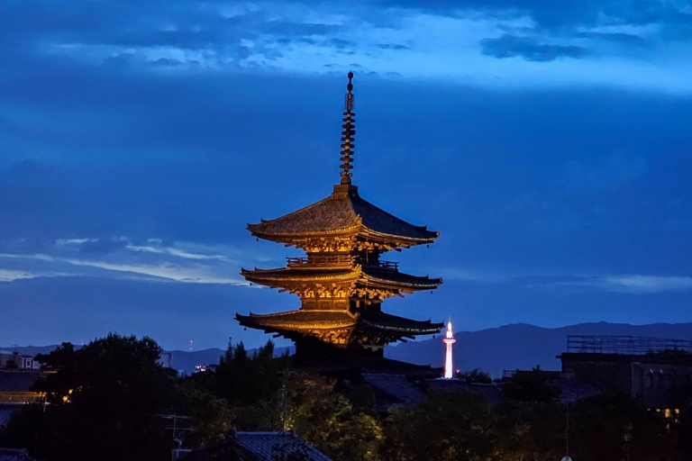 Kioto: Paseo Nocturno por Gion Visita guiada a pie en grupo reducido