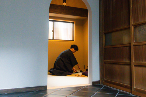 Cérémonie du thé【 matcha】 privée à Kyoto, accompagnée d'un latte au matchaCérémonie 【du thé】 privée à Kyoto avec matcha latte