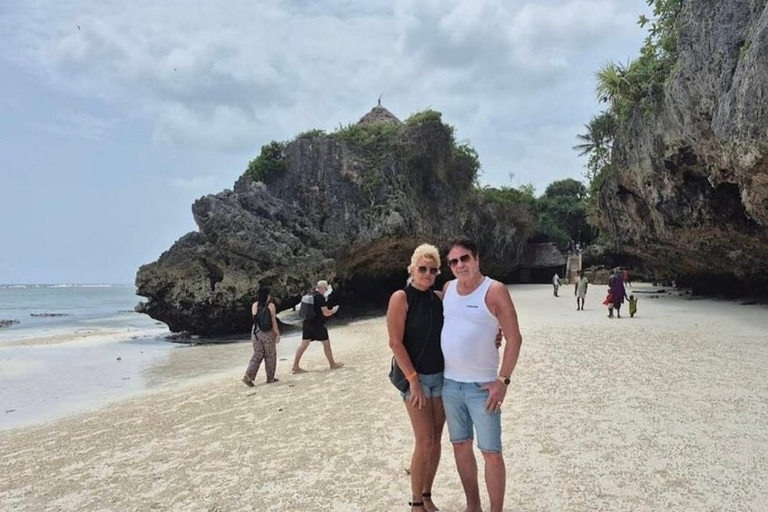 Zanzibar: Floresta de Jozani, centro de borboletas e praia de MtendeTour particular com traslado de ida e volta no hotel incluído