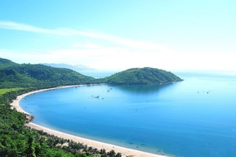 Montagne de marbre - col de Hai Van et plage de Lang Co en privéVoiture privée (uniquement chauffeur et transport)
