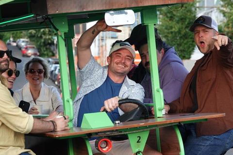 Portland: Private or Shared Party Bike Pub Crawl Shared Tour