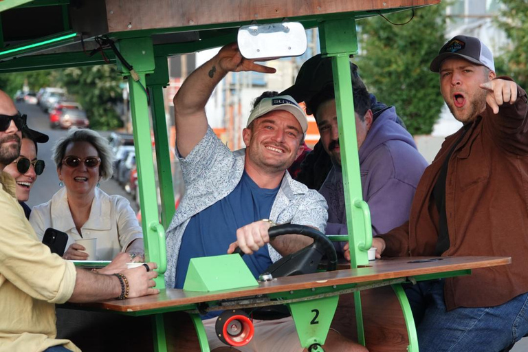 Portland: Private or Shared Party Bike Pub Crawl Shared Tour